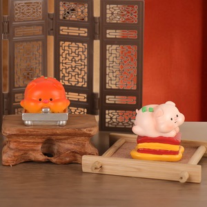กล่องสุ่มของเล่น Yu Mo Craft Piggy Food Street 8 ชิ้น ฟิกเกอร์หมูน่ารัก ตกแต่งโต๊ะทำงาน ของขวัญสำหรับเด็กและนักสะสม - Product Image 4