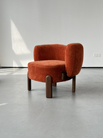 Fauteuil lounge de luxe en bois massif de frêne, finition peinture brute, assise en cuir premium, mobilier de café de style Mid-Century, fabrication usine