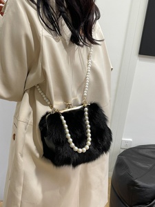 <span class=keywords><strong>Bolso</strong></span> de Mano Zeyu de Piel Sintética de Zorro con Cierre Kiss Lock, Asa de Perlas y Cadena Dorada, <span class=keywords><strong>Bolso</strong></span> de Hombro Cruzado para Mujer, Invierno, Noche, Piel Sintética Ecológica, ODM - Product Image 3