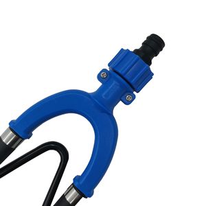 Limpiador de motores fueraborda de doble manguera azul con abrazadera rectangular para lavado de embarcaciones - Product Image 2