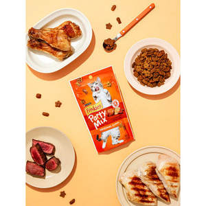 Free Ski Party Mix Original 60g Alimentos para mascotas Especialmente para perros y gatos con sabor a carne y pollo Alto en nutrición proteica - Product Image 1