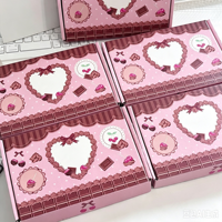 Süße Rosa Schokoladen-Kirsch-Herz-Druck Wellpappe-Geschenkbox Valentinstag Geschenkbox Snacks Schmuck Handgefertigt aus Recycling-Materialien