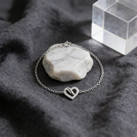 Bracelet à maillons fins en argent 925 plaqué platine pour femmes, personnalisé, avec zircone cubique étincelante en forme de cœur, exclusif