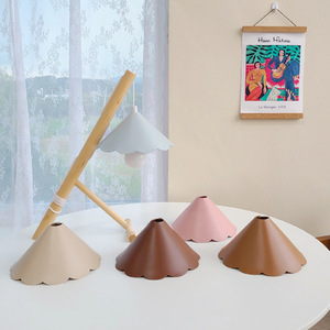 Pantalla de lámpara a prueba de polvo con forma de flor de estilo japonés y coreano, pantalla de lámpara de cuero para acampar al aire libre, foco - Product Image 1