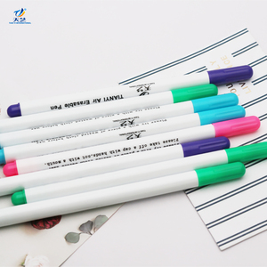 Pennarello Cancellabile ad Acqua a 4 Colori <span class=keywords><strong>per</strong></span> <span class=keywords><strong>Tessuti</strong></span>, <span class=keywords><strong>Penna</strong></span> <span class=keywords><strong>Lavabile</strong></span> con Inchiostro <span class=keywords><strong>per</strong></span> <span class=keywords><strong>Tessuti</strong></span> <span class=keywords><strong>per</strong></span> l'Industria dell'Abbigliamento - Product Image 5