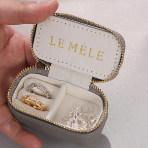 Étui de rangement pour bijoux de voyage en cuir avec fermeture éclair, mini, carré, portable, pour boucles d'oreilles et bagues, avec coussin en velours, couleur personnalisée, logo personnalisé - Product Image 3