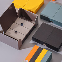 Boîtes d'emballage cadeau en papier kraft rigide personnalisées en gros pour chaussettes, impression offset, revêtement UV, lamination brillante, sérigraphie