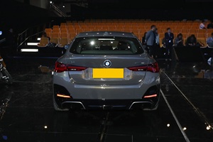 Nueva llegada 2025 B <span class=keywords><strong>M</strong></span> W <span class=keywords><strong>I4</strong></span> Buen rendimiento Conducción a la izquierda Buen rendimiento Coche eléctrico de tamaño mediano - Product Image 6