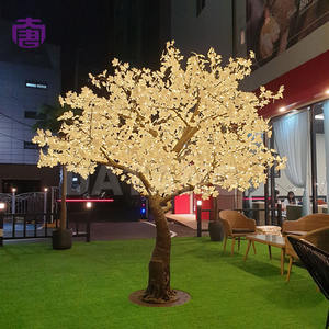 Éclairage LED Extérieur Étanche en Forme de Feuille d'Érable – Magnifique Ornement Paysager pour Décorations Communautaires et de Places Publiques – En Vente - Product Image 5