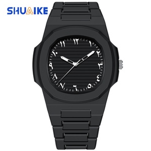 Nouvelle montre à quartz noire tendance, montre en plastique étanche, montre à quartz pour homme Nh35, logo personnalisé, Relojes en gros - Product Image 1