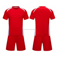Baskılı Logo Özelleştirilmiş Futbol Forması Takımları %100 Polyester Spor Giyim Yeni Son Tasarım Futbol Üniformaları