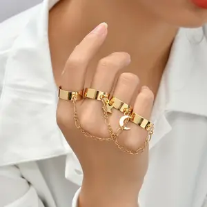 DAIHE 2023 Fashion Heart Pendant Chain Bracelet Connected Gold Metal Wide Finger Ring Bracelets