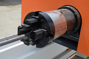 Machine de découpe laser à fibre CNC avec mandrin FORSUN Ctronic, coupe-tubes de 6 m, réduction de 13 % - Product Image 5