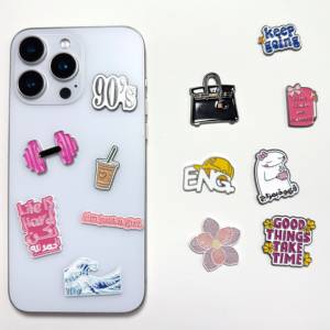 Aangepaste Gegraveerde Multi-Stijl Metalen Zacht Email Decoratieve Stickers-Retro Logo/Tekst Aangepaste Kleur Modieuze Mobiele Telefoon - Product Image 1