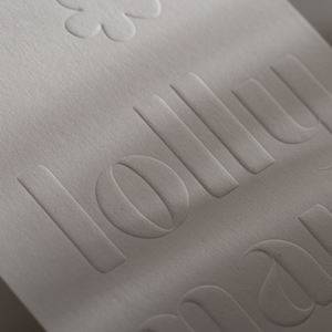 Tarjetas de agradecimiento en relieve incoloras de lujo personalizadas Tarjetas de felicitación 3D Tarjeta de visita de papel de textura gruesa con impresión de logotipo - Product Image 4