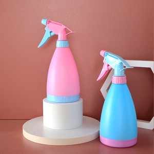 Pulverizador manual de 2L y 500ML, botella de riego rosa y azul para uso doméstico y de jardín - Product Image 2