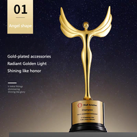 Nouveauté 2026 : Trophée Holywell moderne et élégant en métal plaqué, motif aile d'ange, logo gravé, impression UV, souvenir d'entreprise