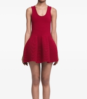 Couleur unie Design minimaliste sans manches encolure carrée fines bretelles construites longues femmes robe en tricot été