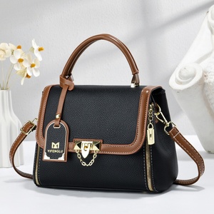 Nouveau <span class=keywords><strong>Sac</strong></span> Bandoulière Décontracté <span class=keywords><strong>Tendance</strong></span> 2026 en Cuir à Carreaux, Petit <span class=keywords><strong>Sac</strong></span> Messager Léger avec Rabat Imperméable et Design Carré - Product Image 6