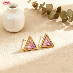 Серьги-гвоздики Hengdian <span class=keywords><strong>Jewelry</strong></span> с розовым цирконом AAA, треугольные, латунь, позолота 18К, оптовая продажа ювелирных изделий для женщин, для различных случаев - Product Image 4