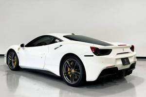 Venta Especial: Auto Usado en Buen Estado, 488 GTB 2dr Coupé, Cuero, R18, Tracción Trasera, ACC, Automático, Cámara de Visión Trasera Izquierda - Product Image 4