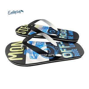Pantoufles plates en caoutchouc pour hommes de <span class=keywords><strong>marque</strong></span> bon marché de haute qualité avec logo personnalisé pantoufles d'été tongs de style plage en PVC - Product Image 5