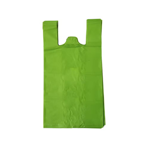 Sac T-shirt pour le transport quotidien, conçu pour une manipulation facile, un rangement et un emballage sécurisé des produits de détail et d'épicerie - Product Image 1