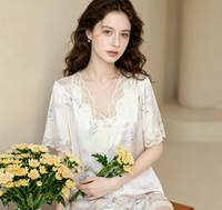 Nouvel ensemble de pyjama tissé haut de gamme pour femme, imprimé floral, légèrement luxueux, col en V, manches courtes, 2 pièces, short à taille élastique