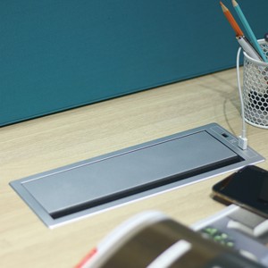 Cache-câbles de bureau en aluminium avec brosse anti-poussière, gestion des câbles, design moderne, pour hôtel et salon - Product Image 4