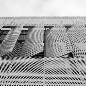 Lámina de Metal Perforada de Acero Galvanizado y Acero Inoxidable, Recubierta con Polvo, Resistente al Fuego y a la Corrosión, para Uso en Talleres Modernos - Product Image 5