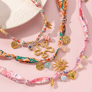 Collares de moda de verano al por mayor, de acero inoxidable 316L, chapados en oro PVD de 14k y 18k, con diseño de pañuelo hawaiano colorido para mujer - Product Image 2