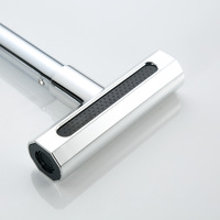 Nouvelle Arrivée Vente Directe Usine Robinet de Cuisine Mural Moderne Simple en Acier Inoxydable Rotatif Plaqué avec Jet Pluie à 360 Degrés et Cartouche Céramique