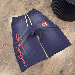 Shorts Capri amples vintage 3/4 pour homme en coton 100% personnalisés, avec logo imprimé et délavage acide - Product Image 1