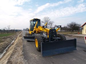 214hp GR215 New Motor Grader with <b>Scarifier</b> GR215A <b>for</b> <b>Sale</b> - Product Image 3