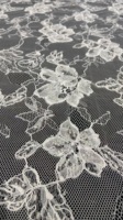 Tissu en dentelle Chantilly élégant blanc 3D floral, brodé lourd, perlé et pailleté, avec cordon et cils, pour robe de mariée