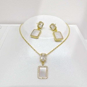 Ensemble collier et boucles d'oreilles en argent sterling 925 plaqué or, luxe, coquillages, pierres naturelles, pour mariage, bijoux pour femmes. - Product Image 1
