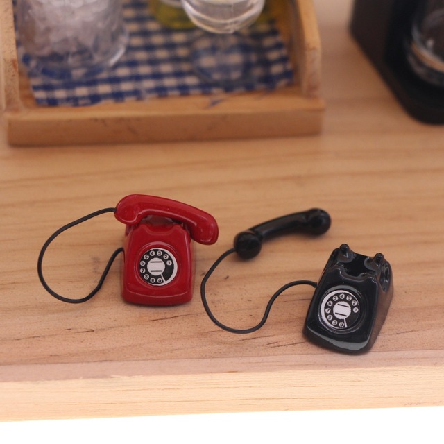Dollhouse Miniature Retro Alloy Telephone Mini Bedroom Phone Booth Newspaper Scene Prop Ornament Promotional Gift