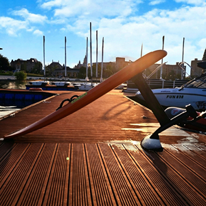 Planche de surf électrique hydrofoil en fibre de carbone de haute qualité, nouveau style, pour les sports nautiques - Product Image 3