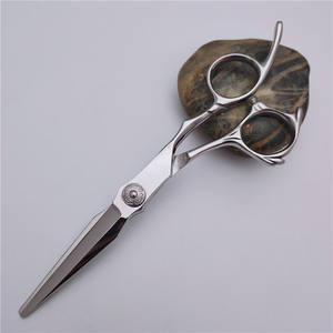 Ciseaux à cheveux Inoue Kazaku, 6.0 pouces, en acier inoxydable 440C, ciseaux de barbier professionnels pour la coiffure et la beauté - Product Image 1