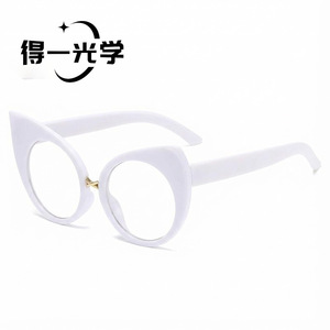 แว่นกันแดดทรงแคทอาย กรอบพีซี ป้องกันแสงสีฟ้า สำหรับทุกเพศ - Product Image 5