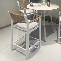 Ensemble de table et chaises de bar d'extérieur modernes, meubles de salle à manger ronds pour patio, fauteuils en corde tressée pour café, hôtel, terrasse