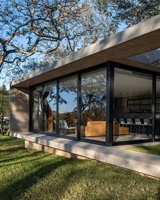 Porte pliante moderne en aluminium à rupture de pont thermique, double vitrage trempé, surface finie, étanche, pour salon et extérieur