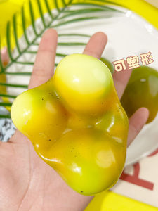 Jouet de Noël TPR Kawaii Mango au design unique, jouet anti-stress souple changeant de couleur, nouveauté amusante avec parfum - Product Image 6