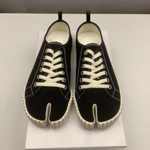 รองเท้าผ้าใบเดนิมแบบผูกเชือก ดีไซน์เฉพาะตัว สีดำ รองเท้าเดินพื้นเรียบ ระบายอากาศได้ดี กันลื่น สวมใส่สบาย เหมาะสำหรับทุกเพศ - Product Image 6