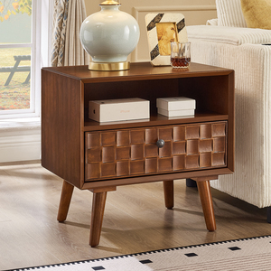 Comodino in Legno Stile Mid-Century Moderno, 22 Pollici, con Cassetto Geometrico Intagliato e Gambe in Legno Massello - Product Image 1