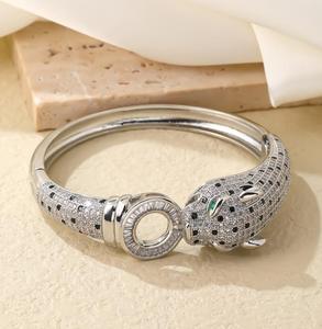 Caicai Leopard Bangle đồ trang sức bằng đồng thau mở mạ vàng Bangle đầy đủ của kim cương vòng ánh sáng sang trọng cao cấp Micro Inset Zircon - Product Image 5