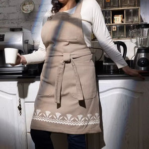 Tabliers 100 % coton égyptien avec sangle réglable, grandes poches, anti-déversement pour cuisine, en gros, en stock, délai de livraison d'échantillon de 7 jours - Product Image 1