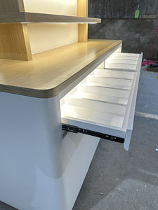 Tienda óptica Renderizado 3D con exhibición de montaje Mostrador central de muebles con bandejas Mostrador de exhibición de góndola de tienda - Product Image 3