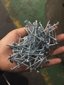 Fabricante de Tornillos 6X1 <span class=keywords><strong>1</strong></span>/4 Negros para Paneles de Yeso, Cabeza de Trompeta Phillips, Rosca Voarse, Fosfatados, en Bobina - Product Image 4