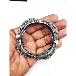 สร้อยข้อมืองานปาร์ตี้ทำจากทองเหลืองบริสุทธิ์แบบปรับได้กำไลข้อมือสีเงินพร้อมไข่มุกขนาดฟรีไซส์สำหรับเป็นของขวัญ - Product Image 1